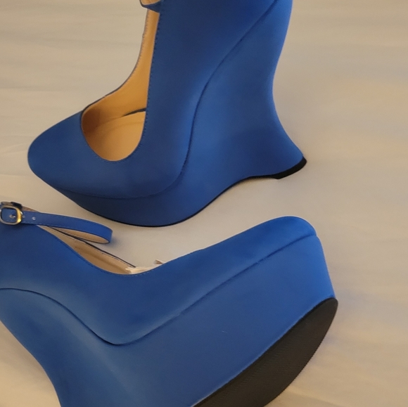 Shoes - Picture 6 of 7